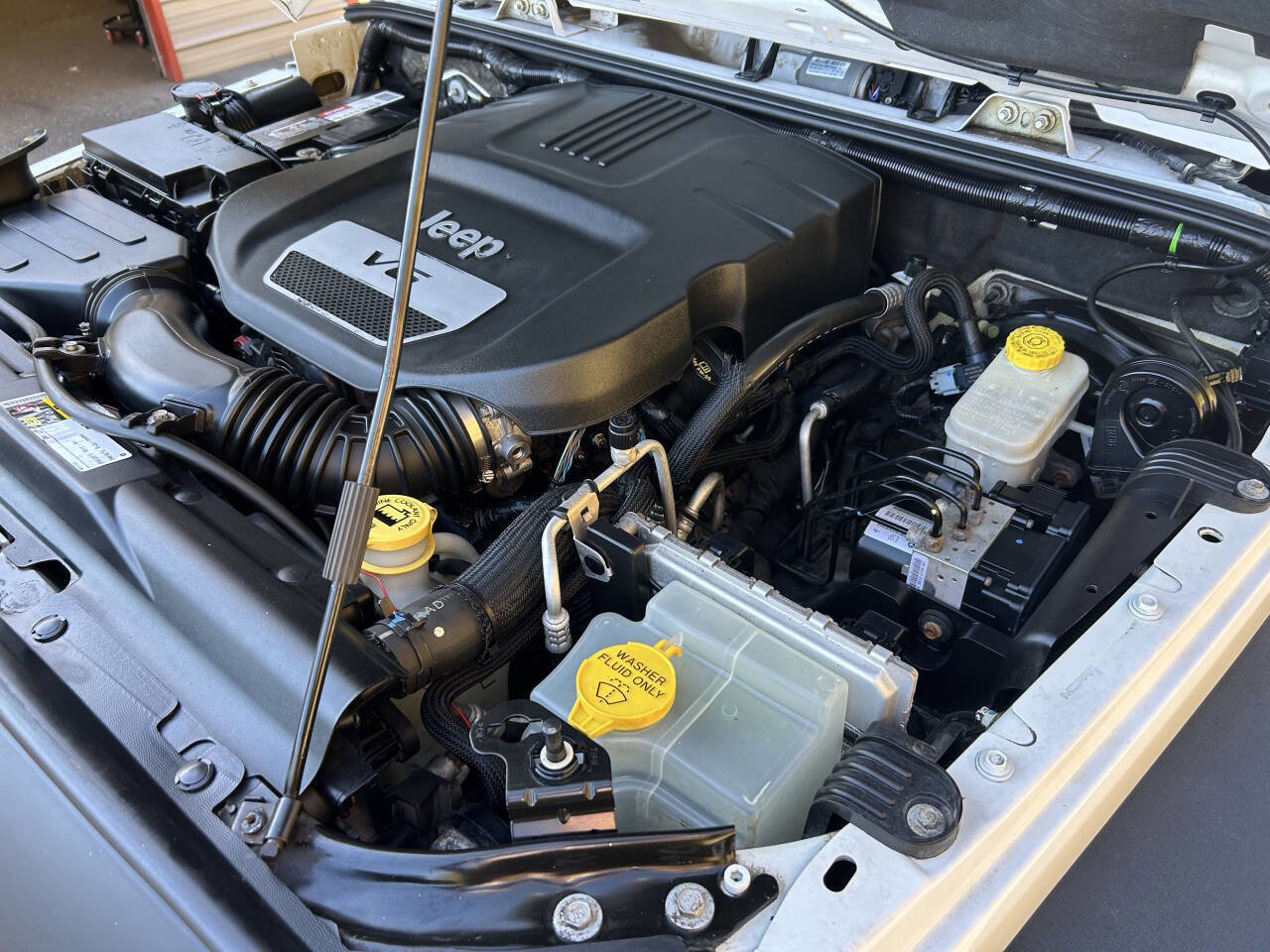 Used 2014 Jeep Wrangler Unlimited Sahara w/ Dual Top Group image 29