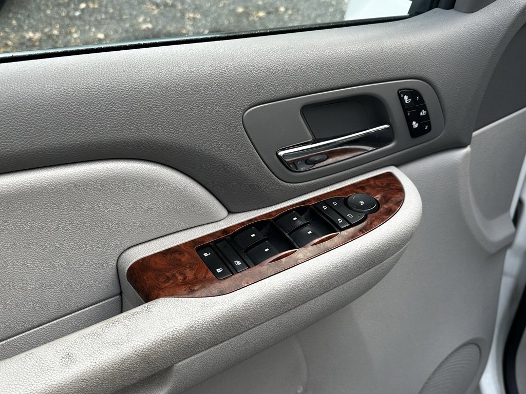 Used 2007 Chevrolet Tahoe LTZ w/ LTZ Preferred Equipment Group image 16