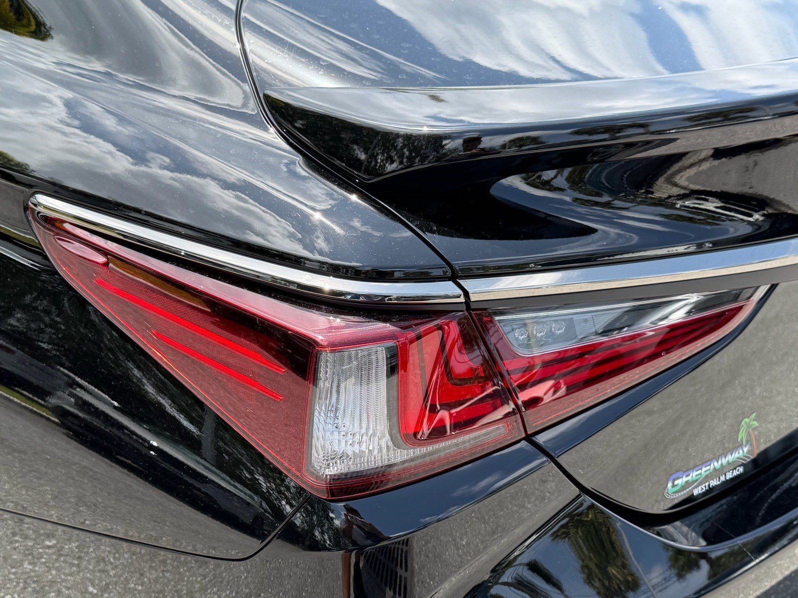 Used 2023 Lexus ES 350 F Sport w/ Accessory Package (Z2) FWD image 43