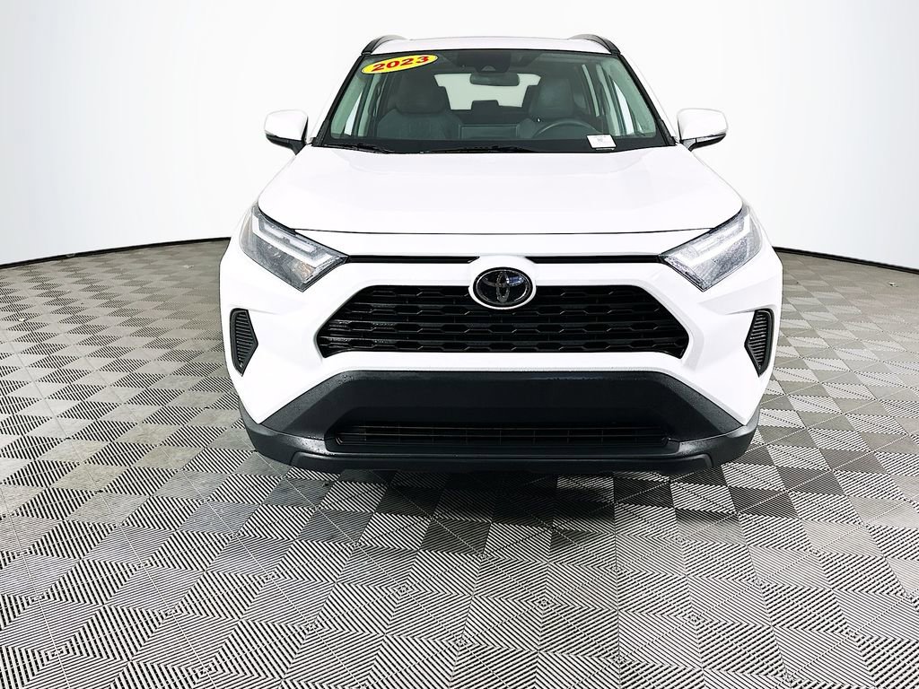 Used 2023 Toyota RAV4 XLE w/ Convenience Package image 4