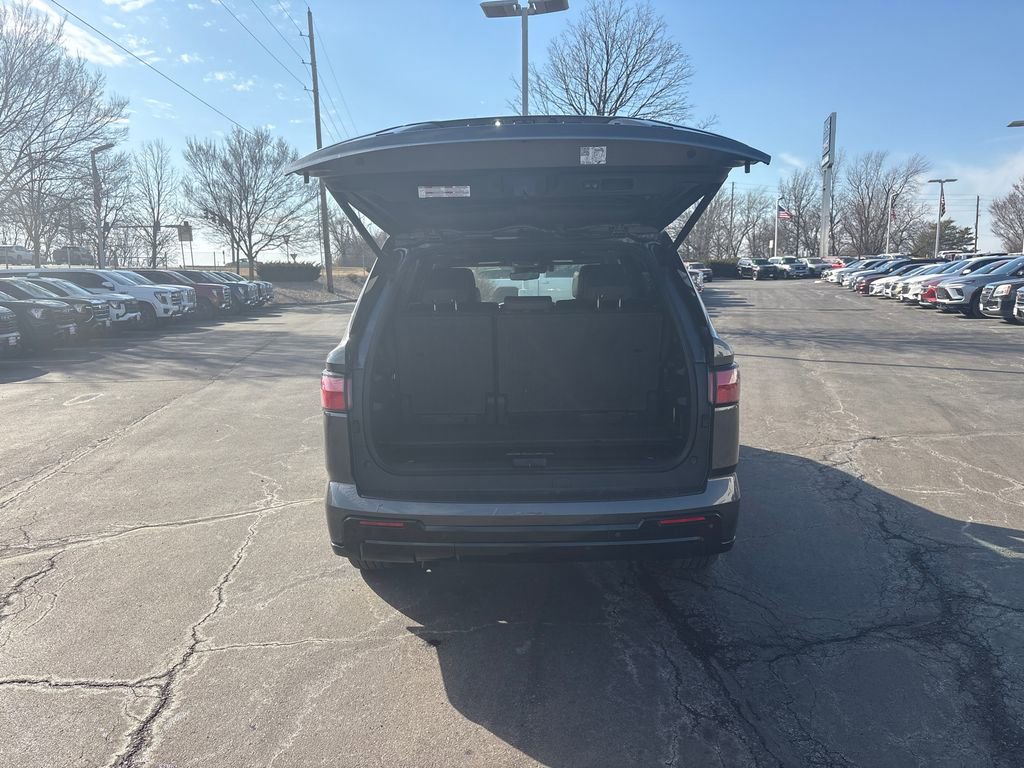 Used 2024 Toyota Sequoia Platinum image 10