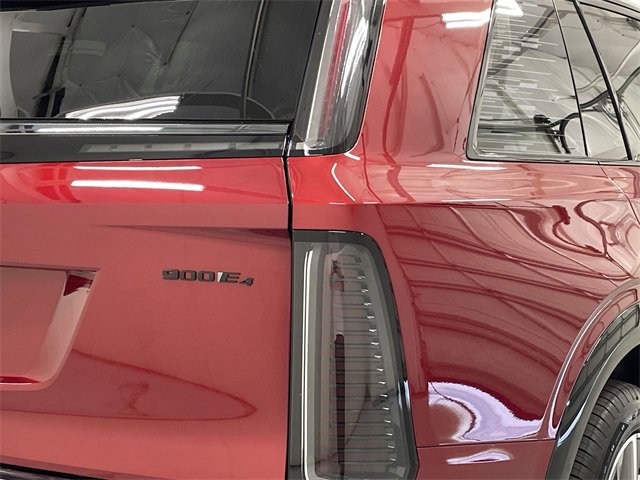 New 2026 Cadillac Vistiq Sport w/ LPO, Floor Liner Package image 16