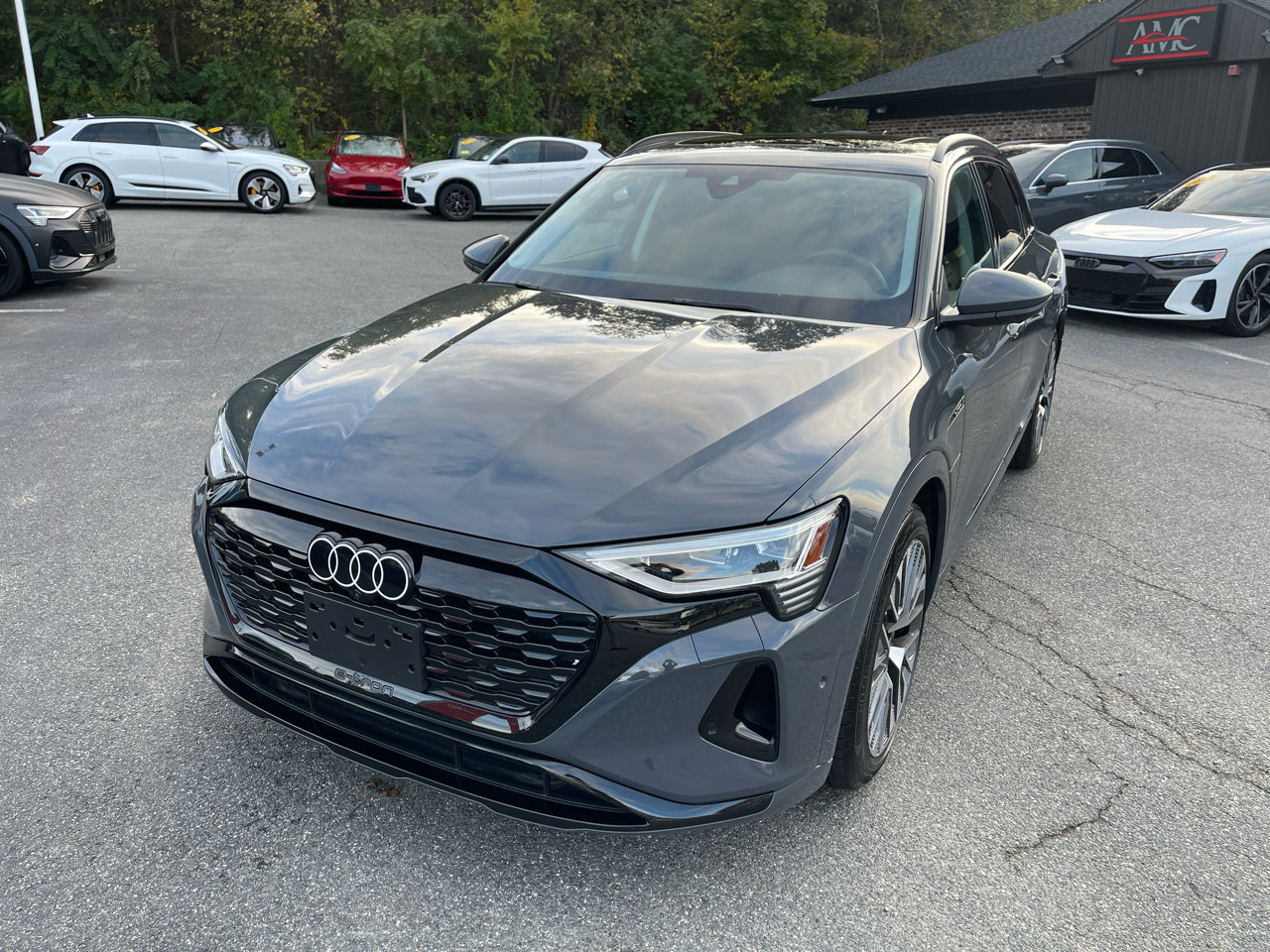 Used 2024 Audi Q8 e-tron Premium Plus w/ Premium Plus Package image 8