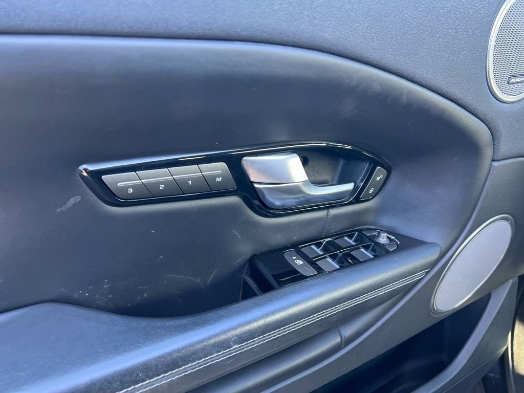 Used 2017 Land Rover Range Rover Evoque HSE Dynamic image 11