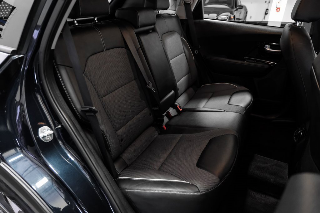 Used 2022 Kia Niro EX image 41