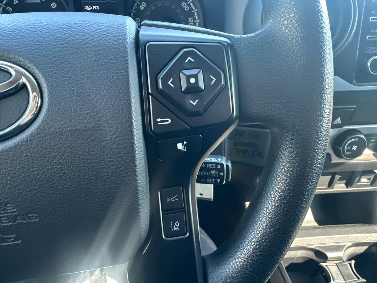 Used 2022 Toyota Tacoma SR image 25