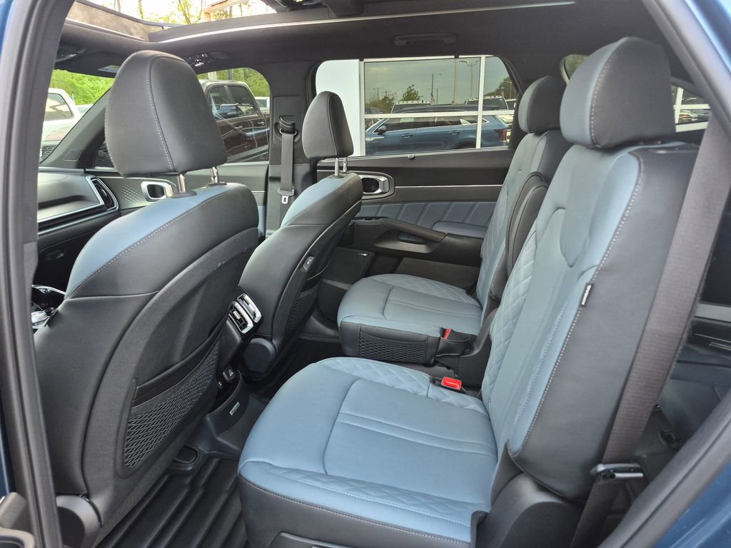 Used 2025 Kia Sorento SX Prestige image 16