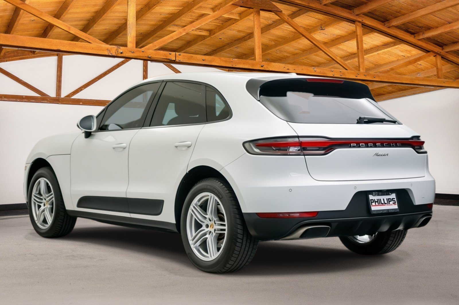 Used 2019 Porsche Macan AWD/4WD image 3