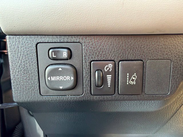 Used 2017 Toyota RAV4 XLE w/ Convenience Package AWD/4WD image 18