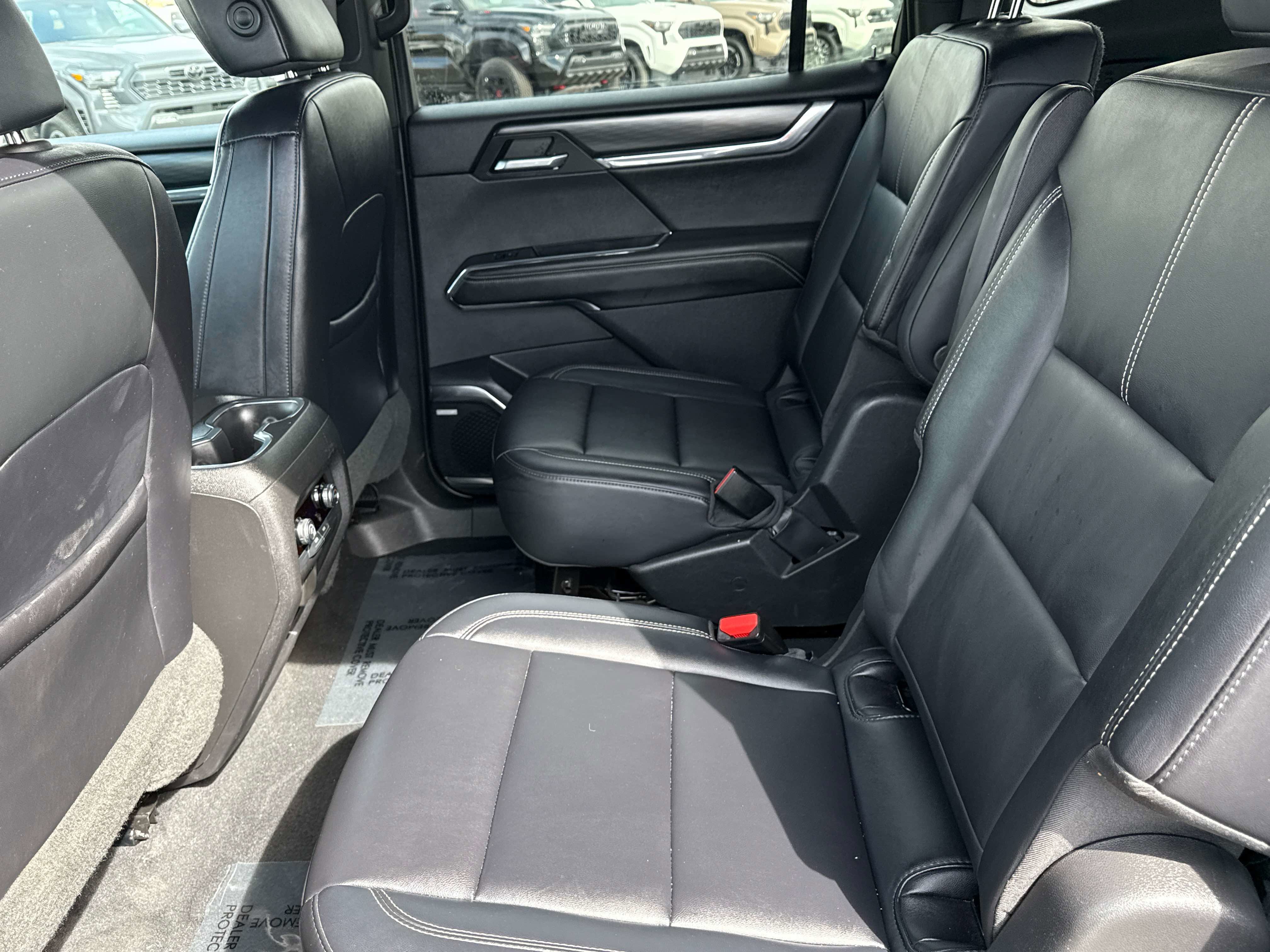 Used 2024 GMC Acadia Elevation image 12