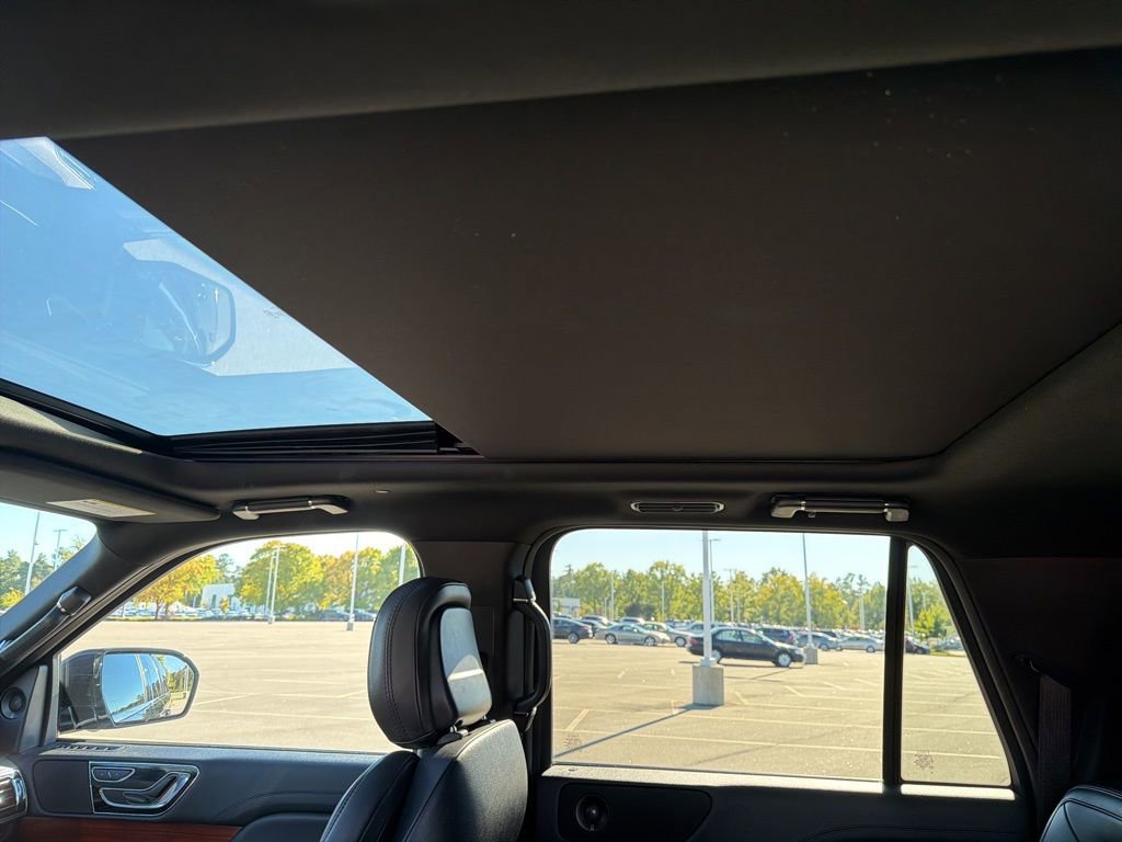 Used 2024 Lincoln Navigator L 4WD image 30