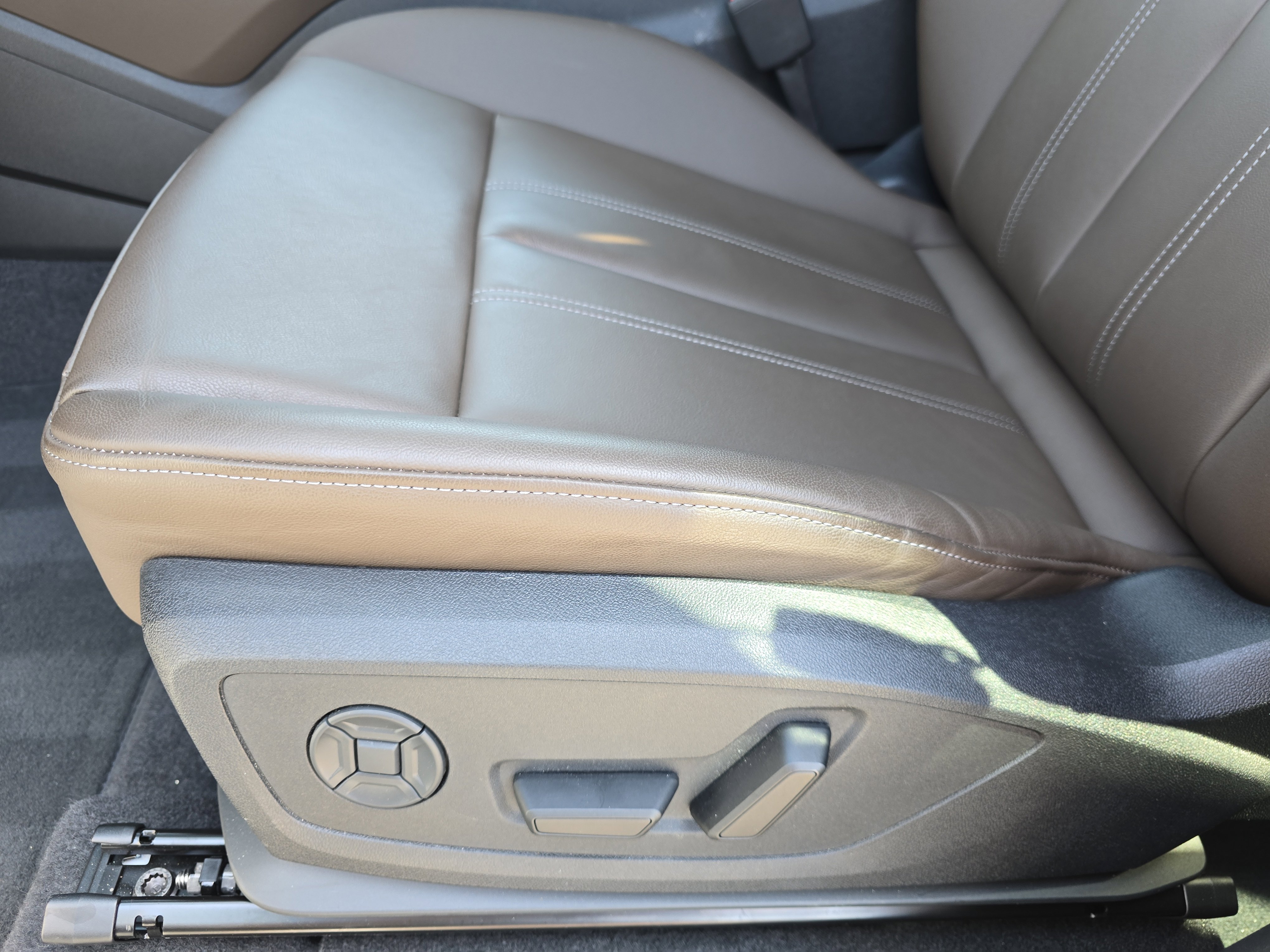 Certified 2025 Audi Q6 e-tron Premium Plus w/ Premium Plus image 28