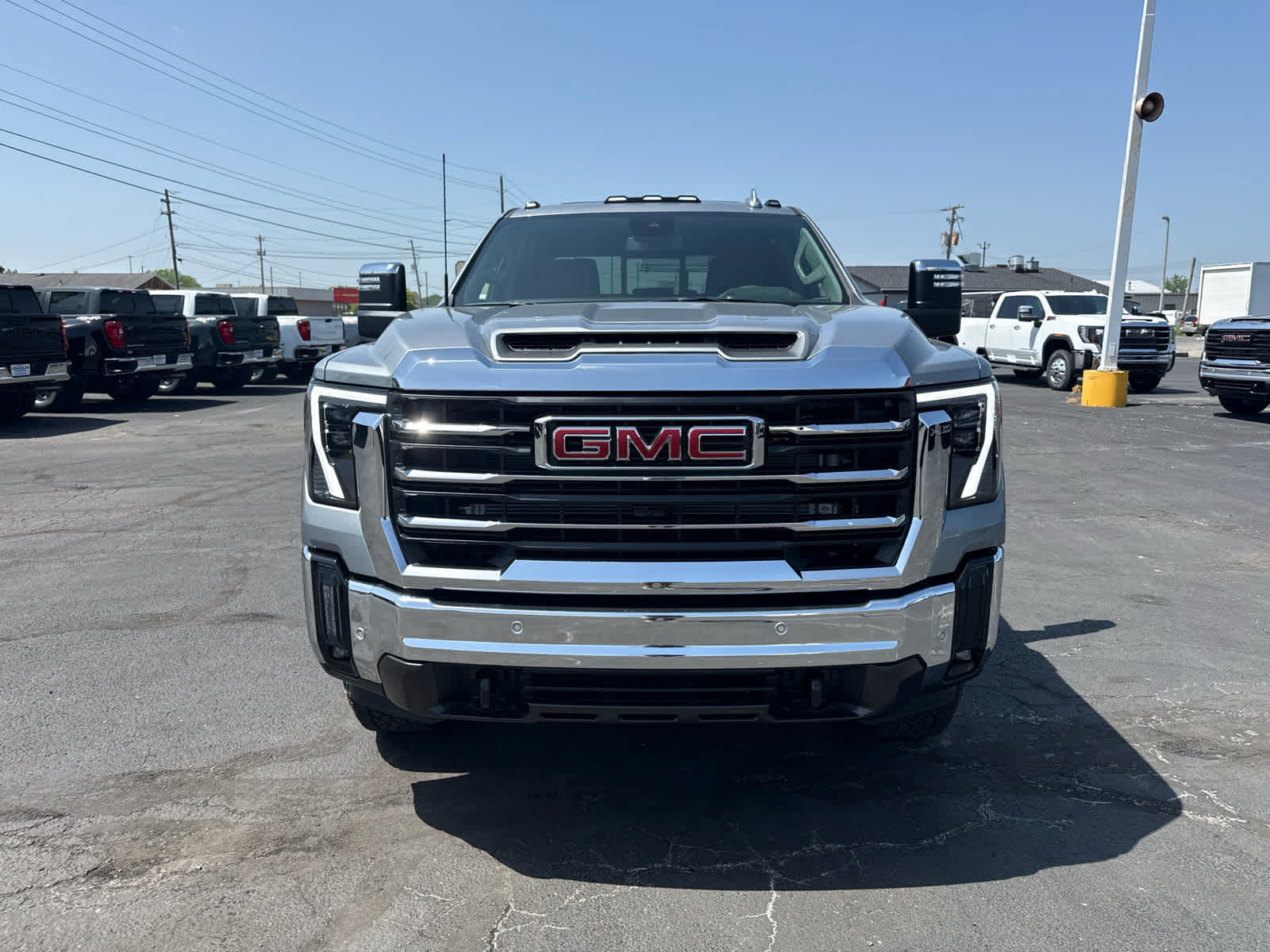 New 2026 GMC Sierra 3500 SLT w/ SLT Premium Package AWD/4WD image 8