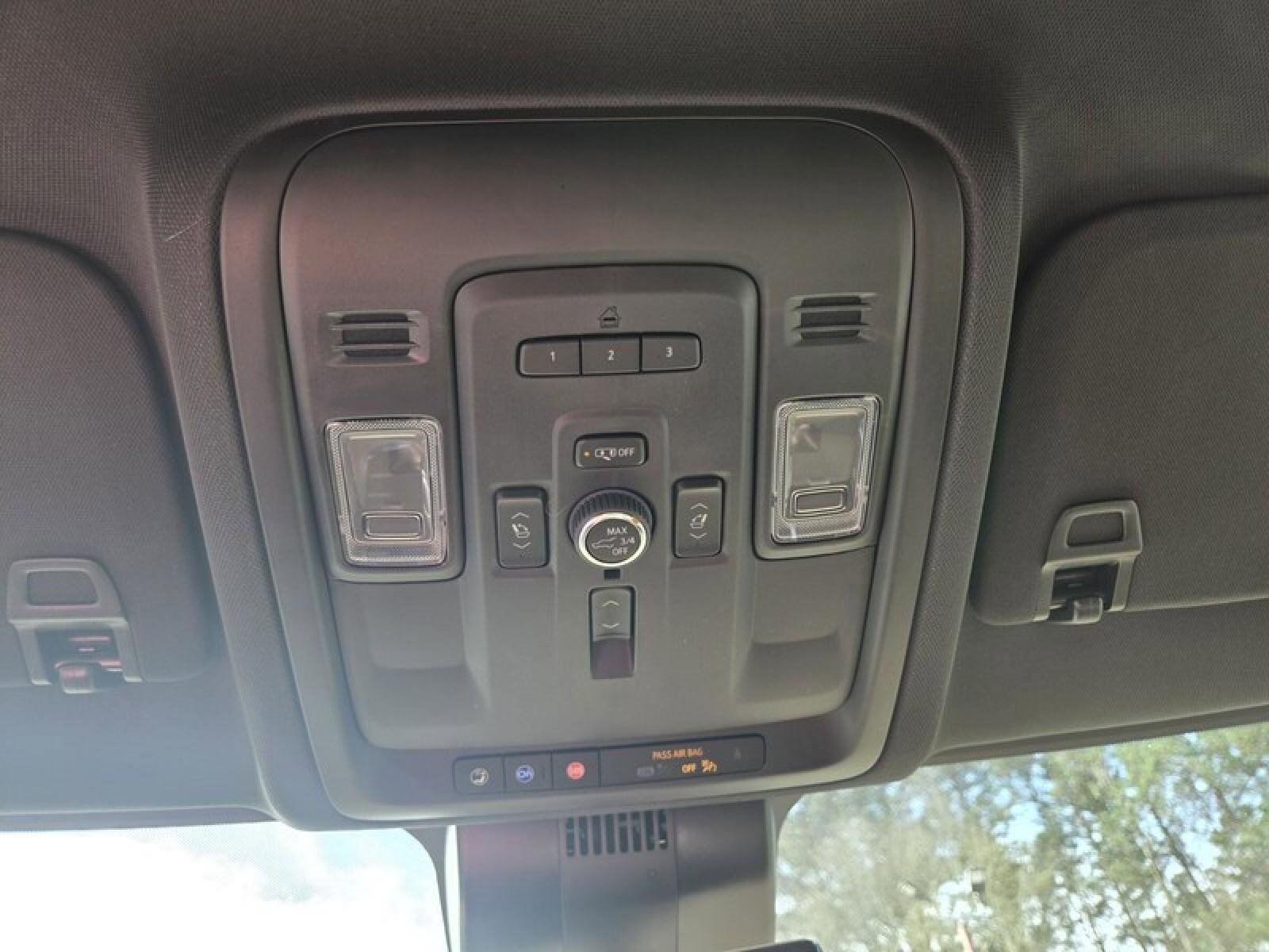 Used 2024 Chevrolet Tahoe Premier image 20