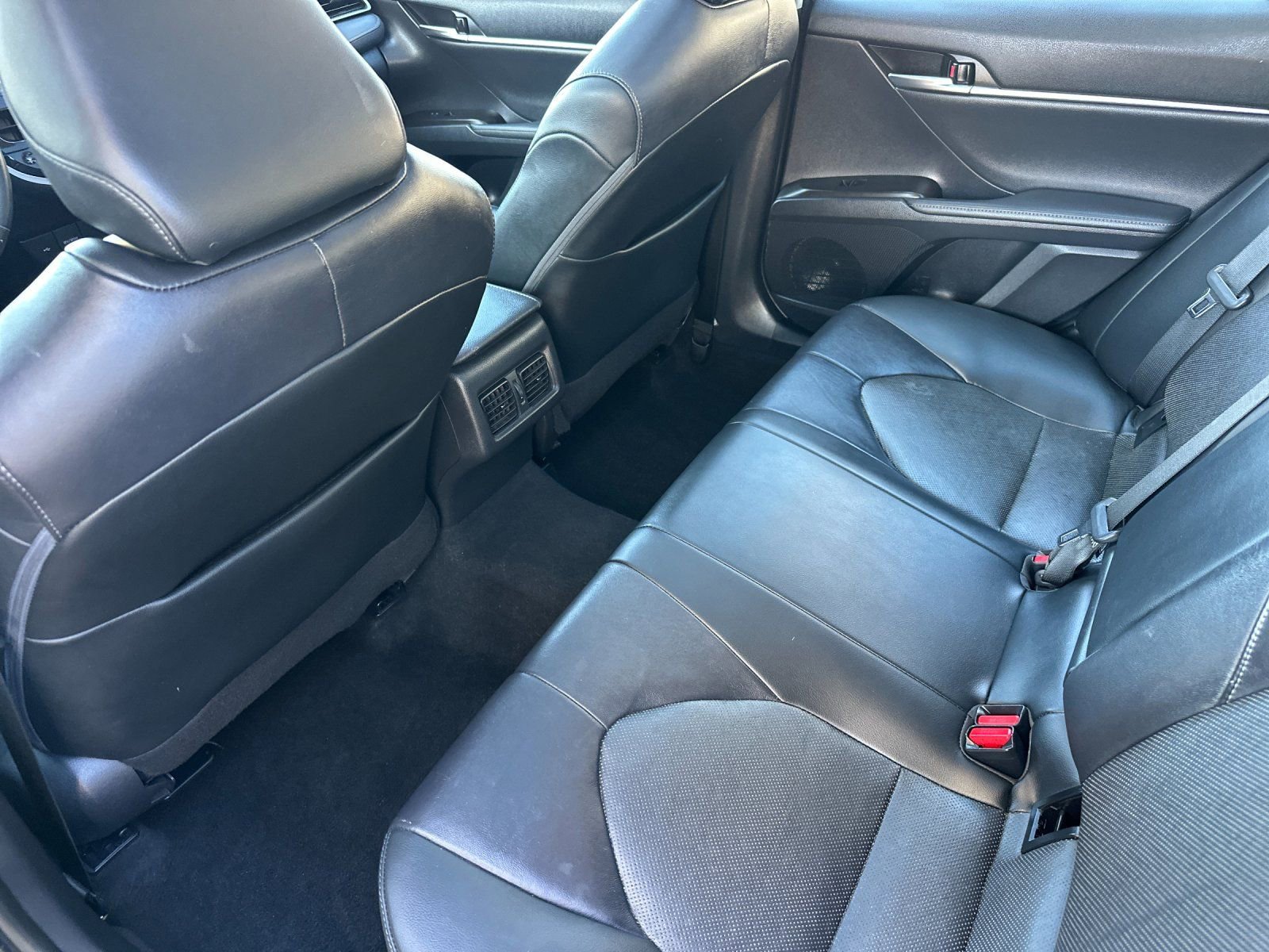 Used 2021 Toyota Camry XLE w/ Navigation Package FWD image 14