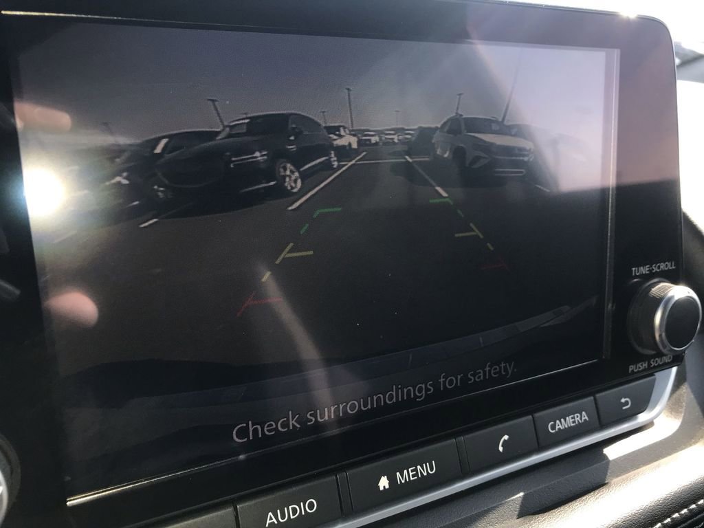 Used 2023 Nissan Rogue SV image 16