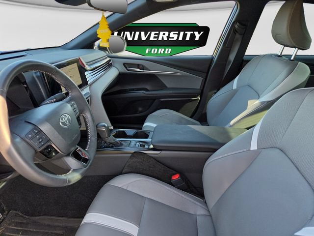 Used 2025 Toyota Camry SE w/ Convenience Package FWD image 30
