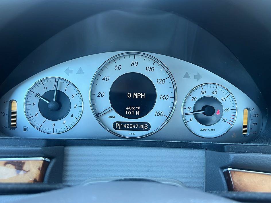 Used 2009 Mercedes-Benz E 350 Sedan image 17
