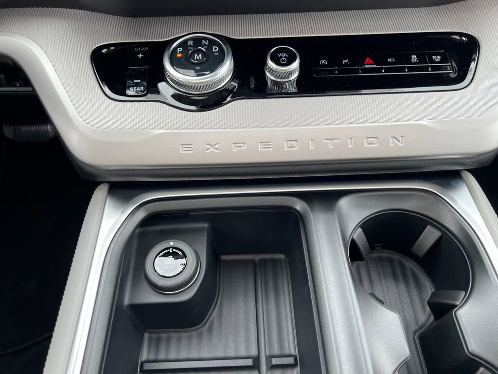 New 2026 Ford Expedition Active RWD image 30