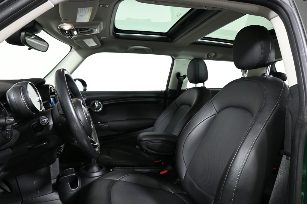 Used 2020 MINI Cooper 2-Door Hardtop image 15