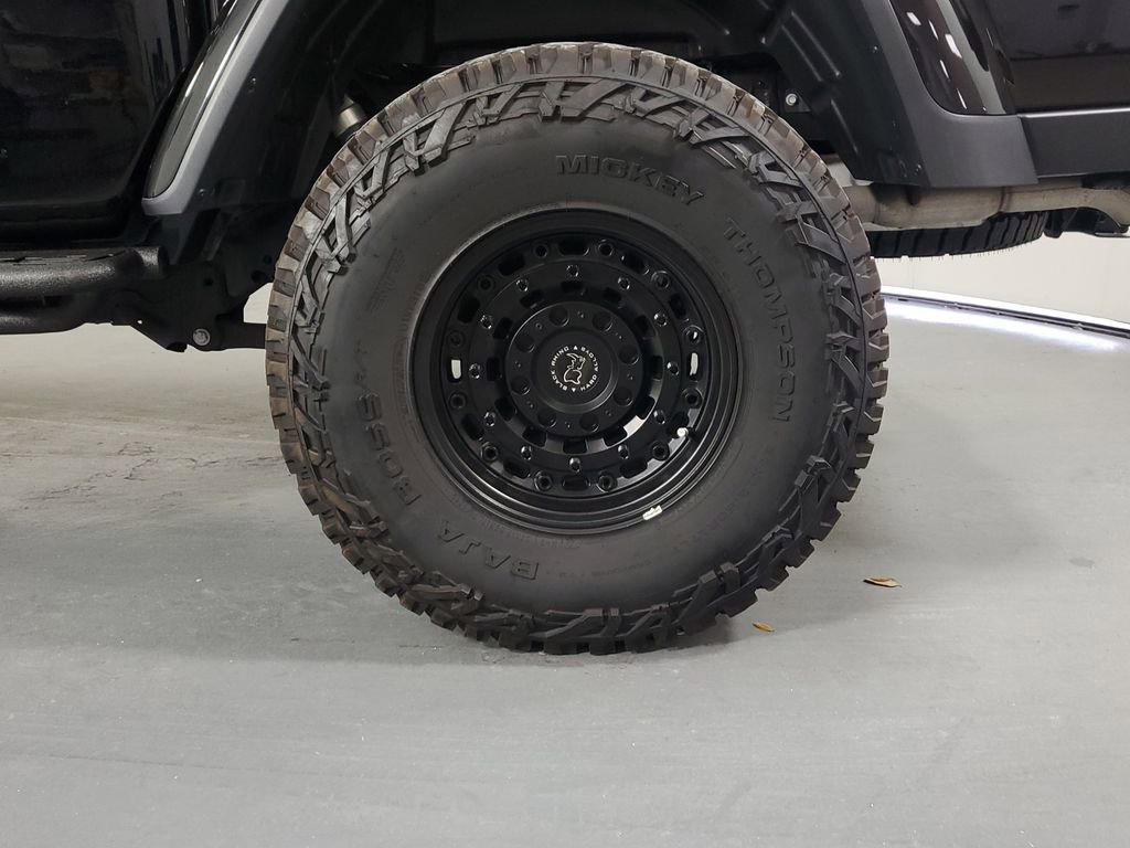 Used 2023 Jeep Gladiator Rubicon w/ Cold Weather Group image 35