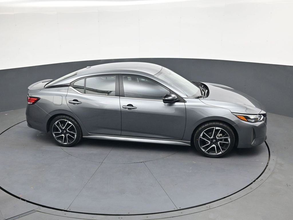 Used 2025 Nissan Sentra SR FWD image 26