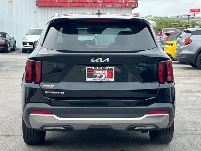 Certified 2025 Kia Sorento EX FWD image 11