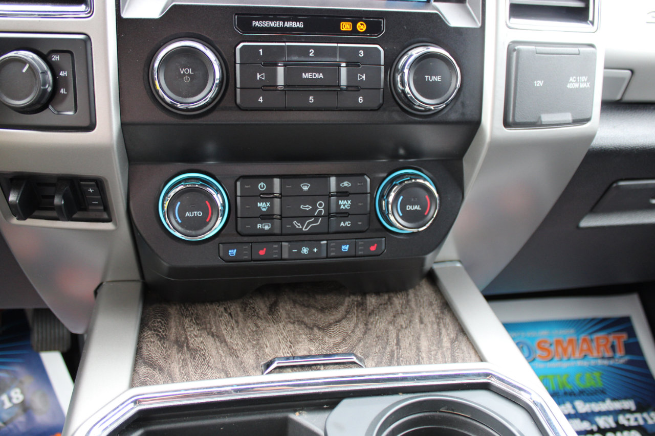 Used 2019 Ford F250 Lariat w/ Chrome Package image 27