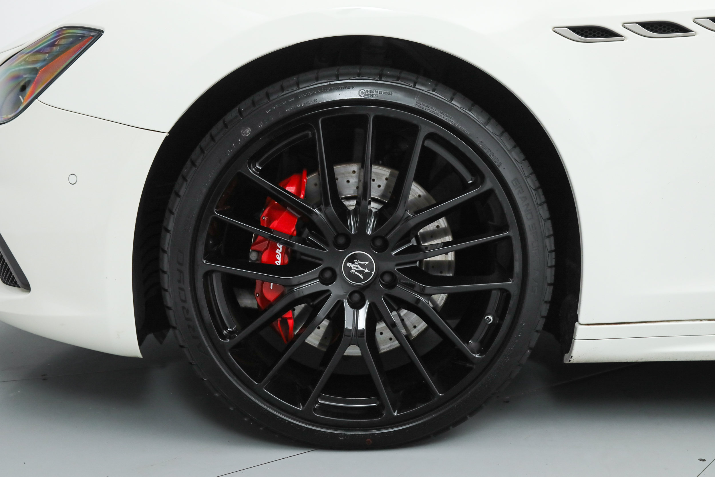 Certified 2023 Maserati Ghibli Modena RWD image 20
