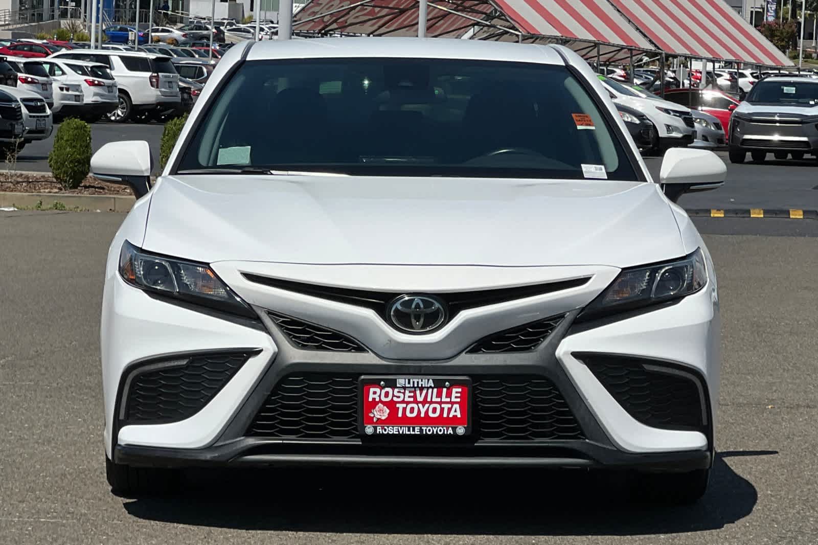 Used 2022 Toyota Camry SE FWD image 10