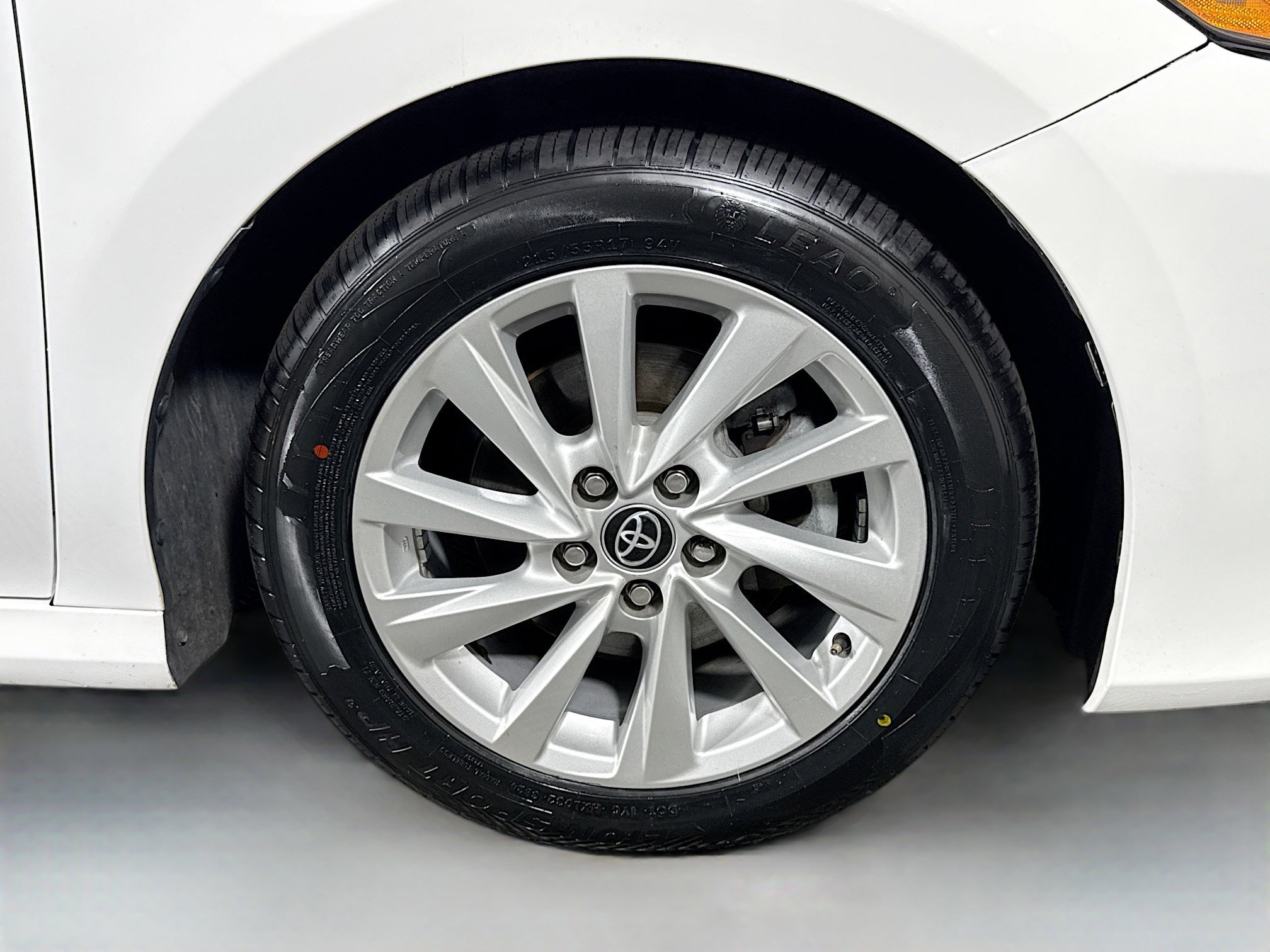 Used 2022 Toyota Camry LE image 31