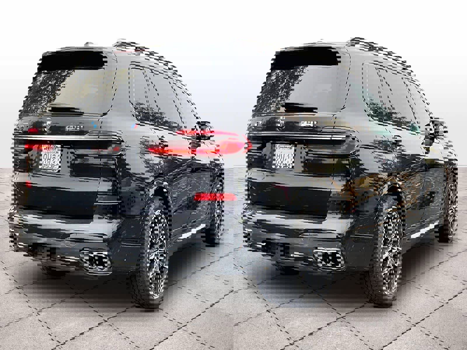 Used 2025 BMW X7 M60i image 14