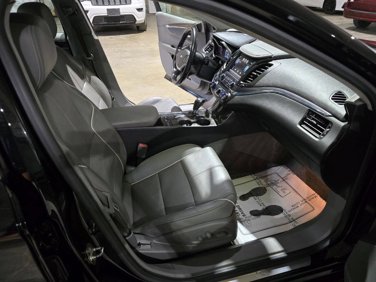 Used 2015 Chevrolet Impala LTZ image 32