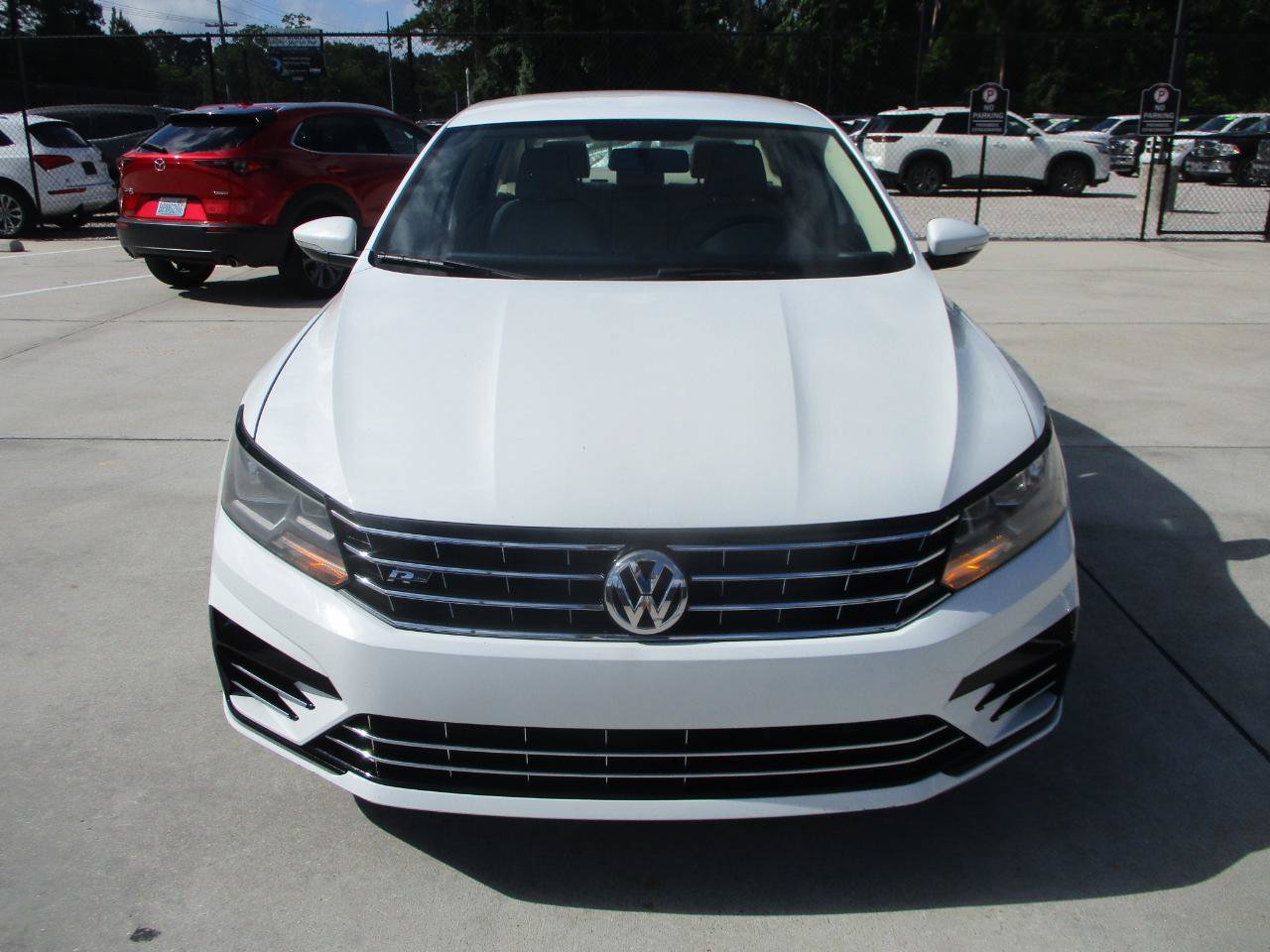 Used 2018 Volkswagen Passat 2.0T R-Line FWD image 6