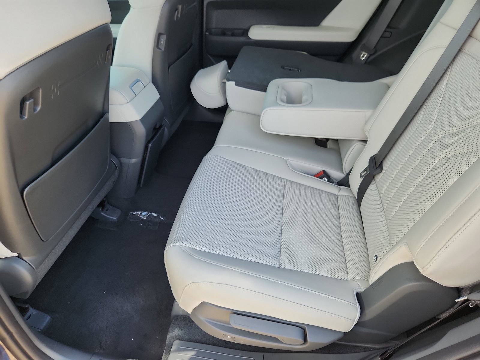 New 2026 Hyundai Santa Fe SEL AWD/4WD image 11