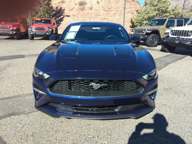 Used 2019 Ford Mustang Coupe image 2