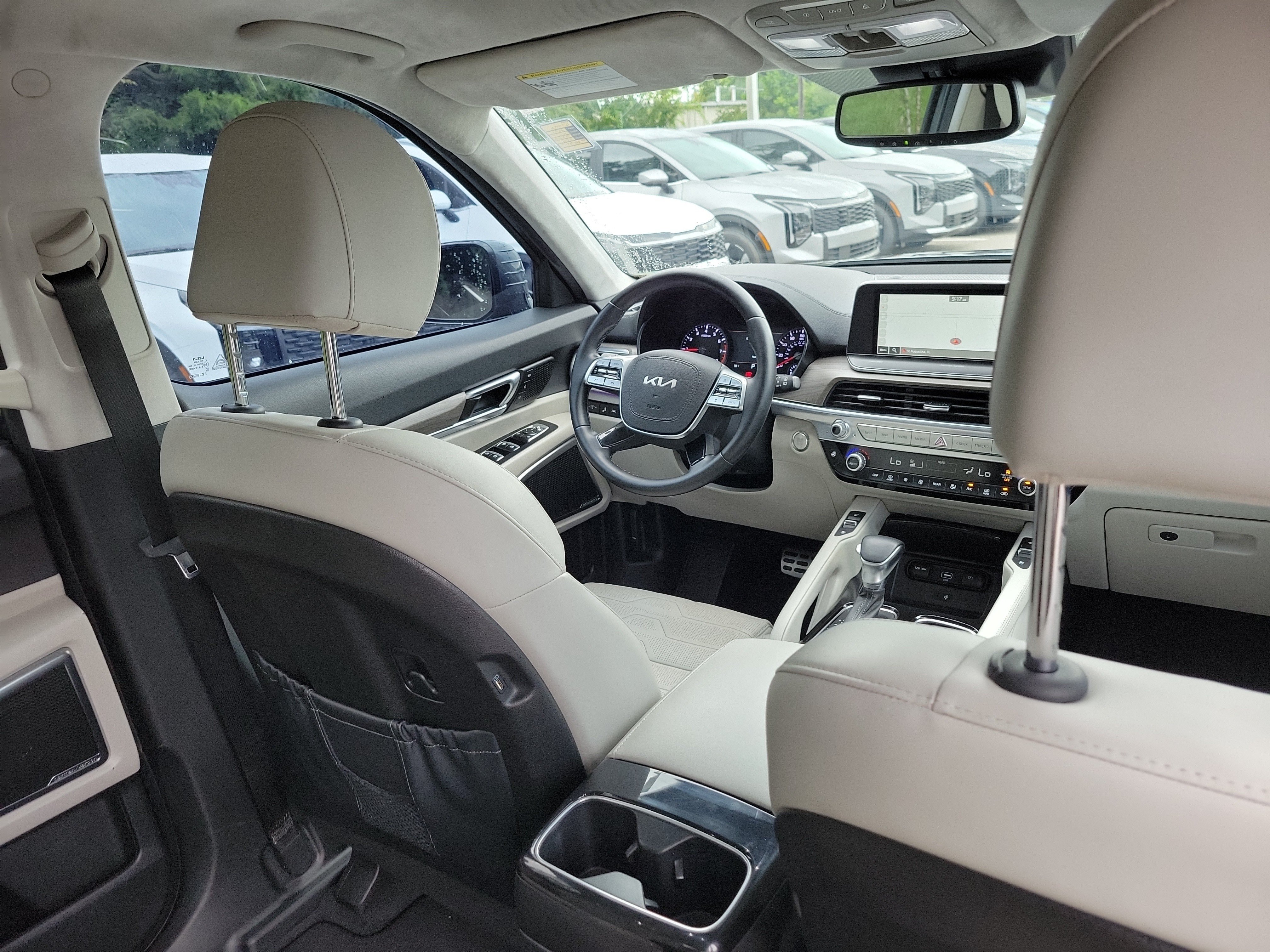 Certified 2022 Kia Telluride SX w/ SX Prestige Package AWD/4WD image 13