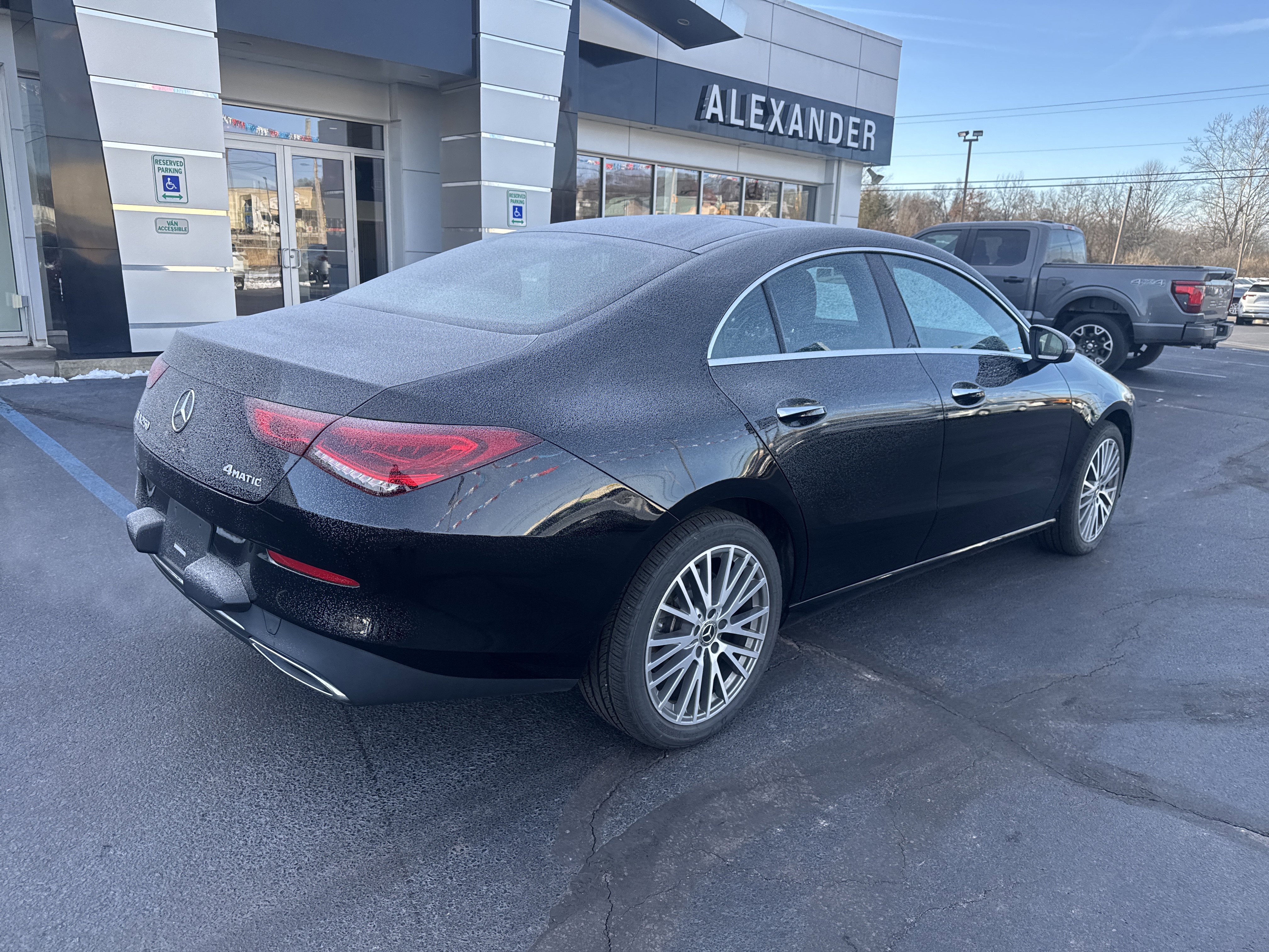 Used 2022 Mercedes-Benz CLA 250 4MATIC image 3