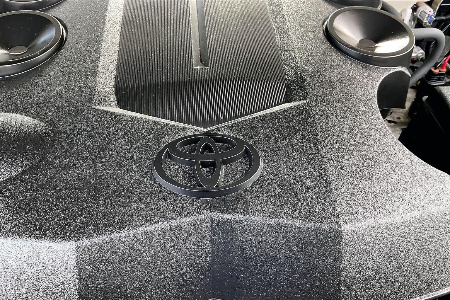 Used 2018 Toyota 4Runner Limited AWD/4WD image 32