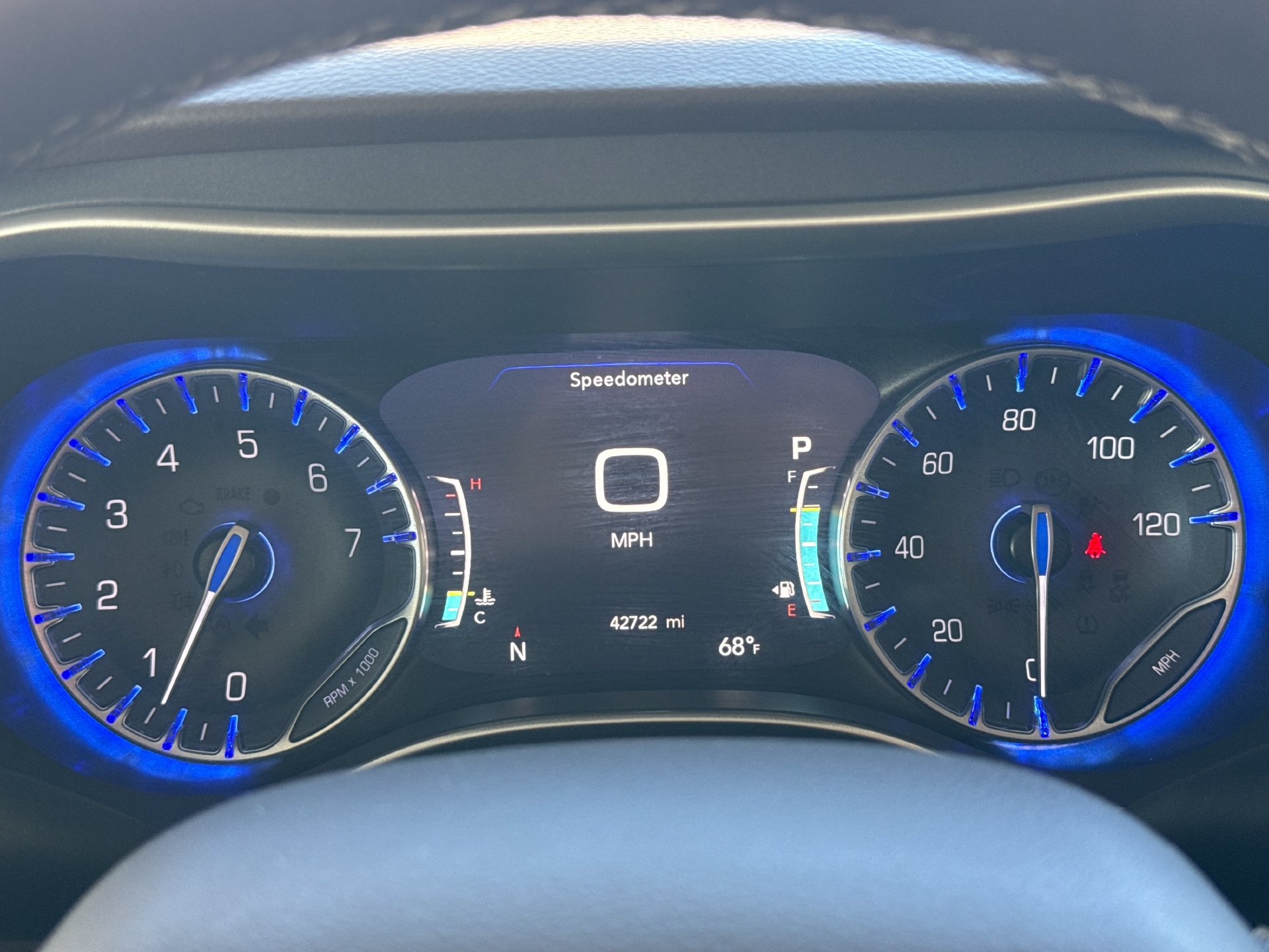 Used 2020 Chrysler Pacifica Touring-L Plus w/ Tire & Wheel Group FWD image 2