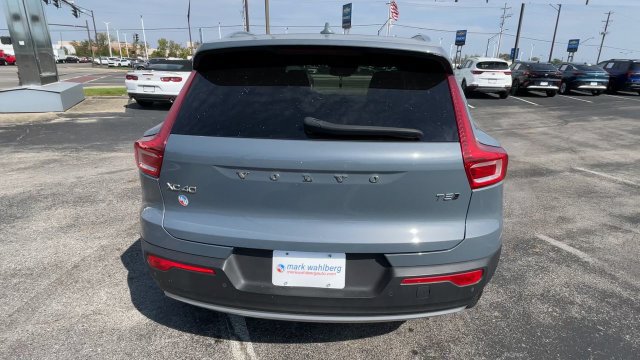 Used 2021 Volvo XC40 T5 Momentum AWD/4WD image 9