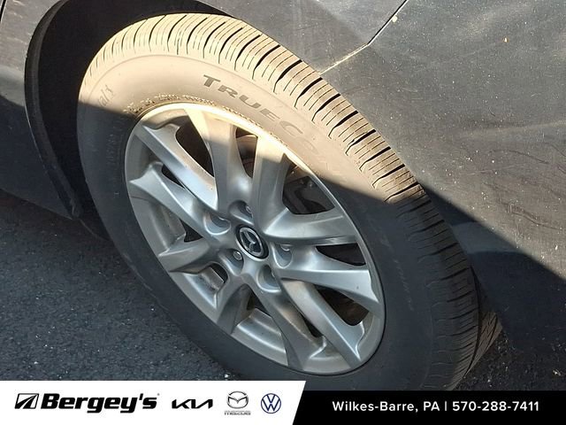 Used 2017 MAZDA MAZDA3 Sport w/ Preferred Equipment Package FWD image 9
