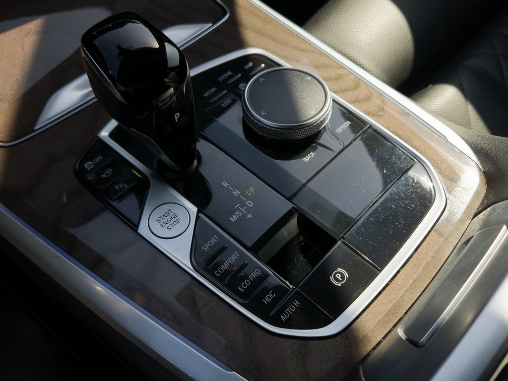 Used 2023 BMW X5 xDrive40i w/ Parking Assistance Package image 17