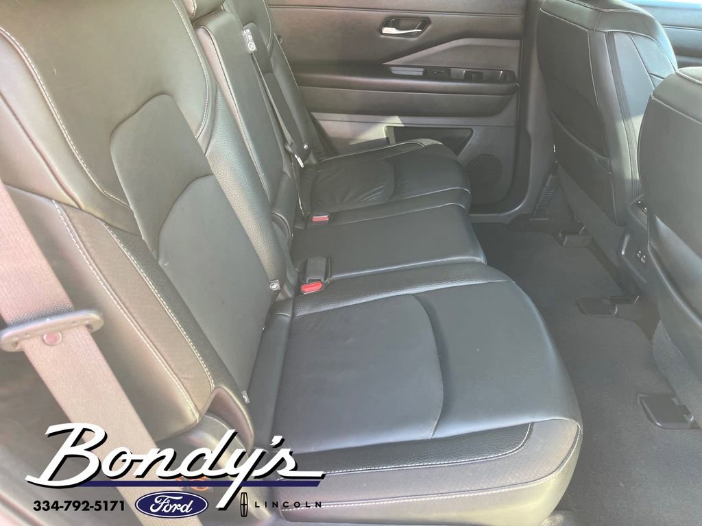 Used 2023 Nissan Pathfinder SL w/ Lighting Package (N92) image 19