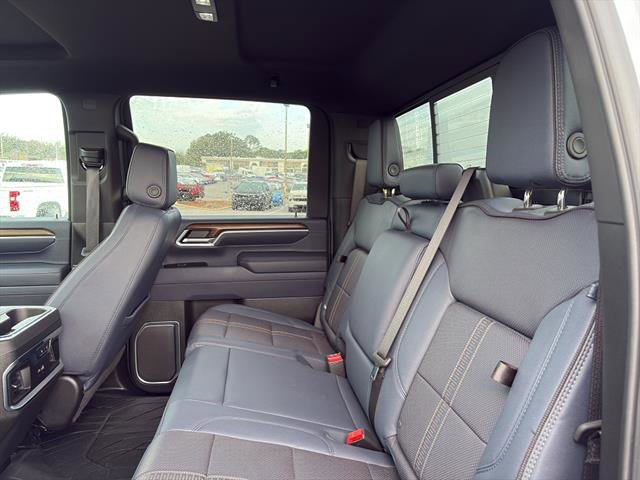 Used 2025 Chevrolet Silverado 3500 High Country w/ Technology Package image 6