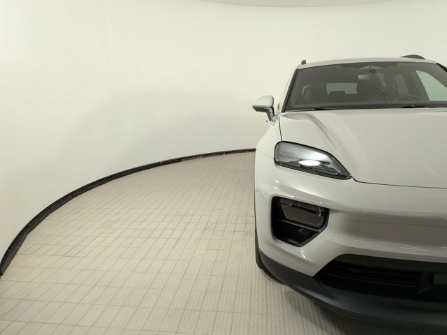 New 2026 Porsche Macan Electric RWD image 11