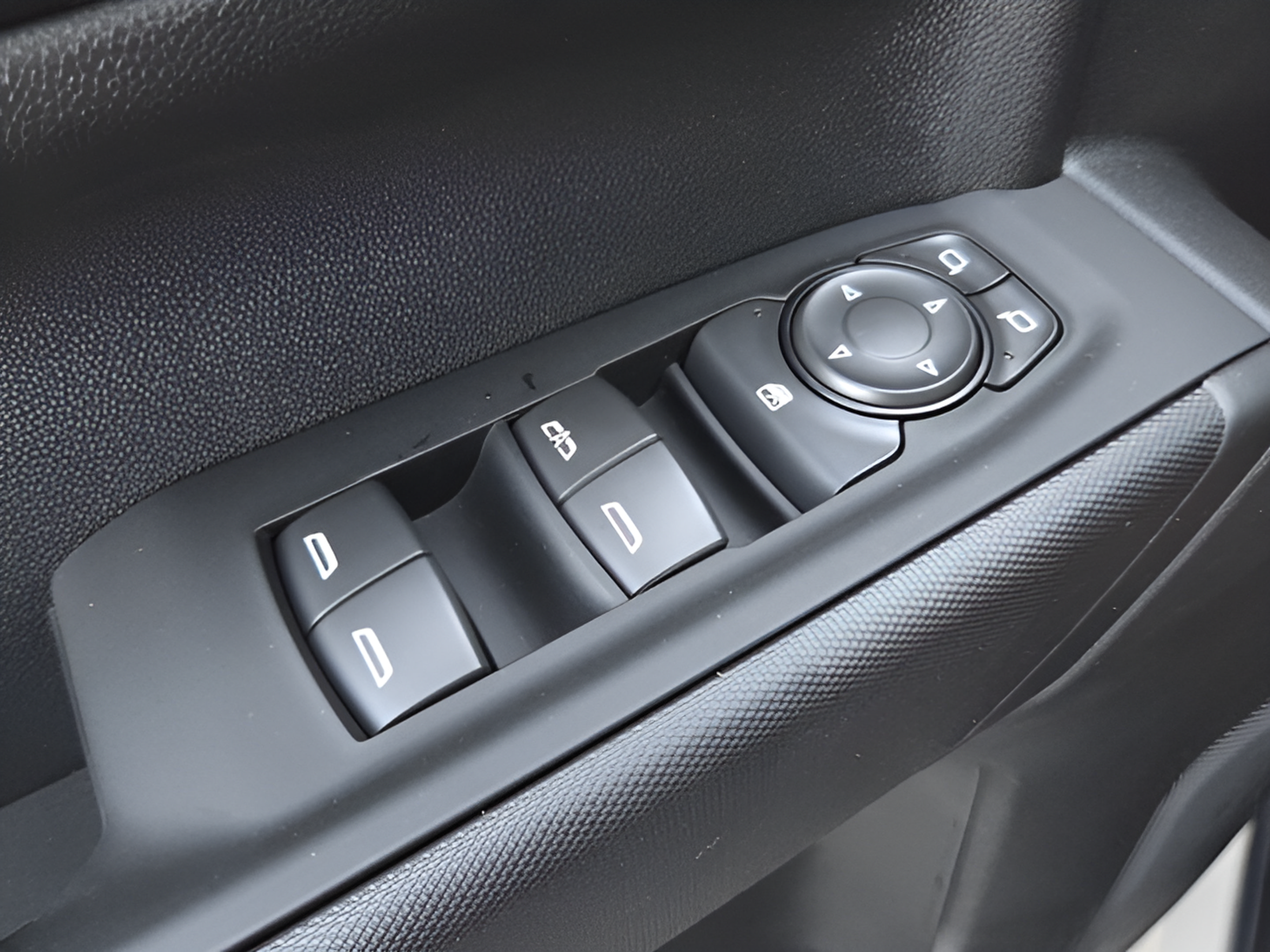 New 2026 Chevrolet Silverado 1500 Custom AWD/4WD image 33