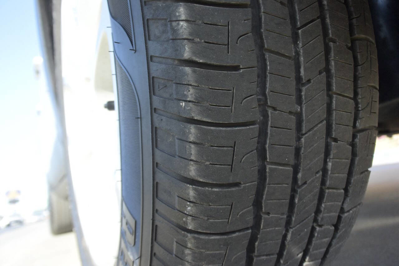 Used 2017 Jeep Renegade Latitude w/ Popular Equipment Group image 43