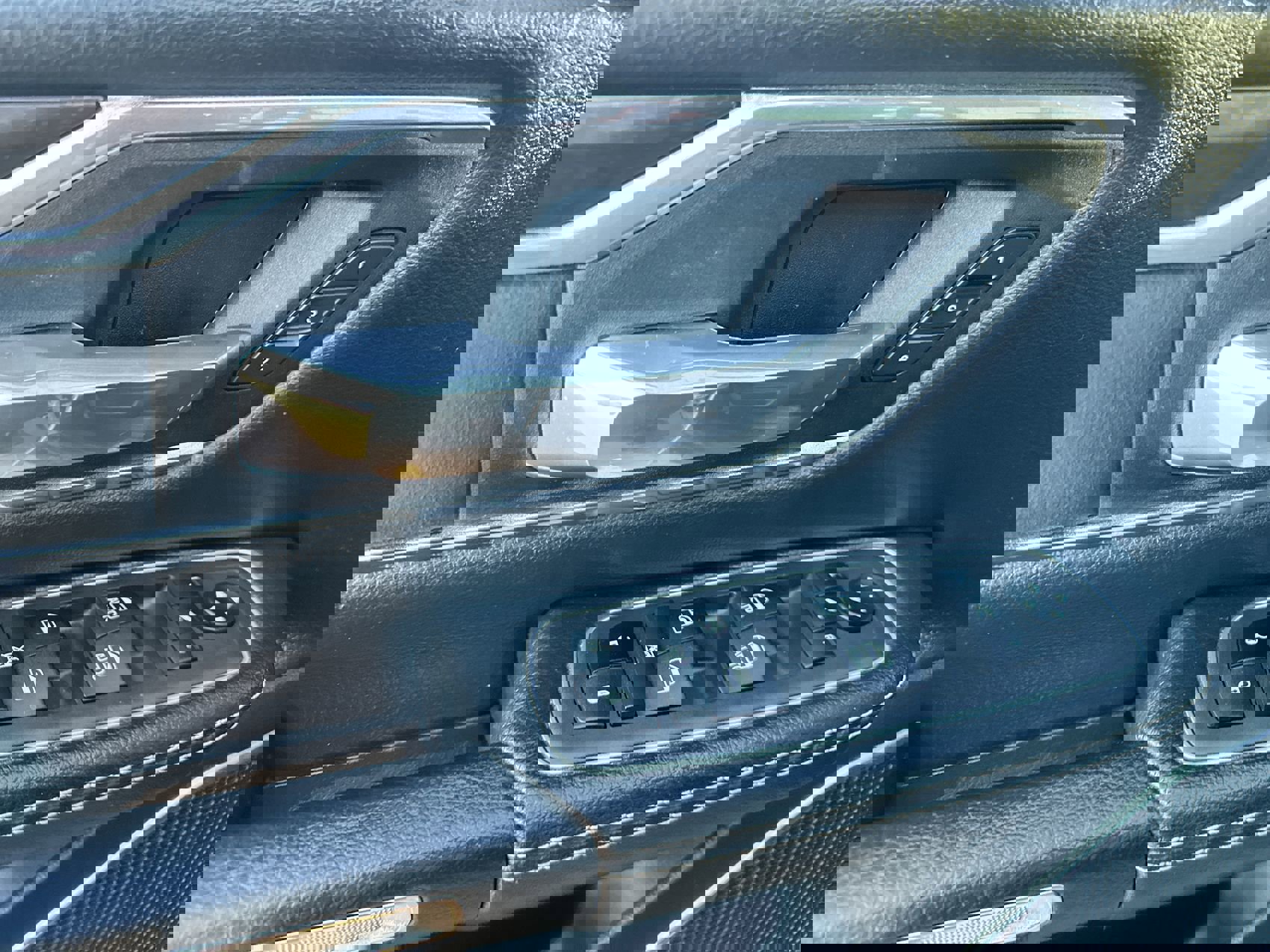 Used 2022 RAM 1500 Laramie image 13