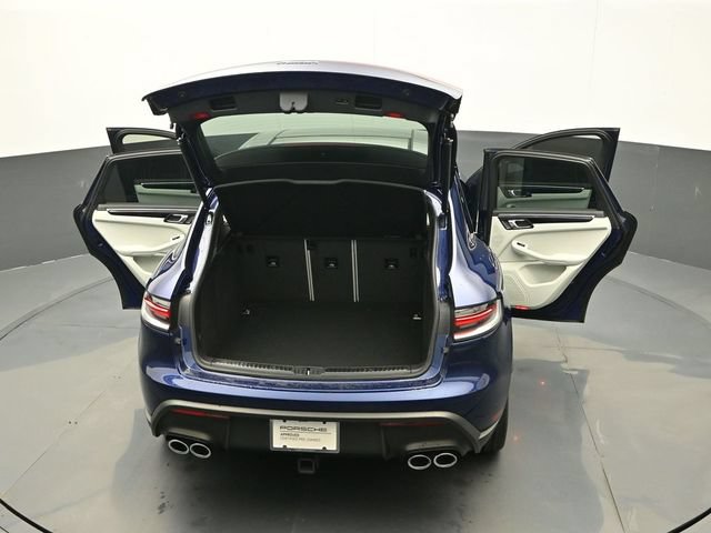 Certified 2025 Porsche Macan AWD/4WD image 28